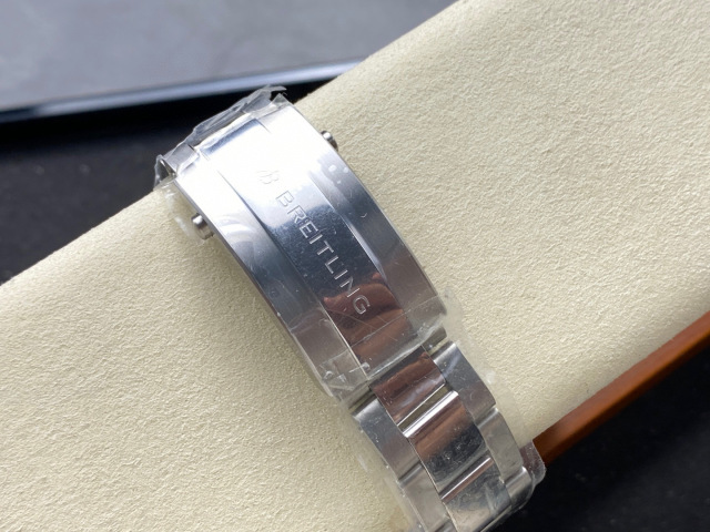 Breitling Focus on big factory goods