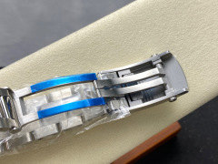 Breitling Focus on big factory goods