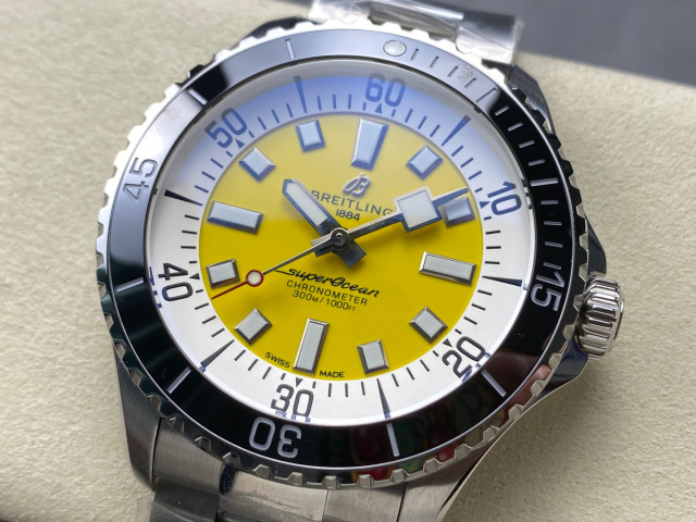 Breitling Focus on big factory goods
