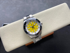 Breitling Focus on big factory goods