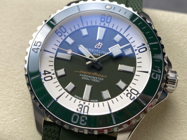 Breitling Focus on big factory goods