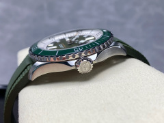 Breitling Focus on big factory goods