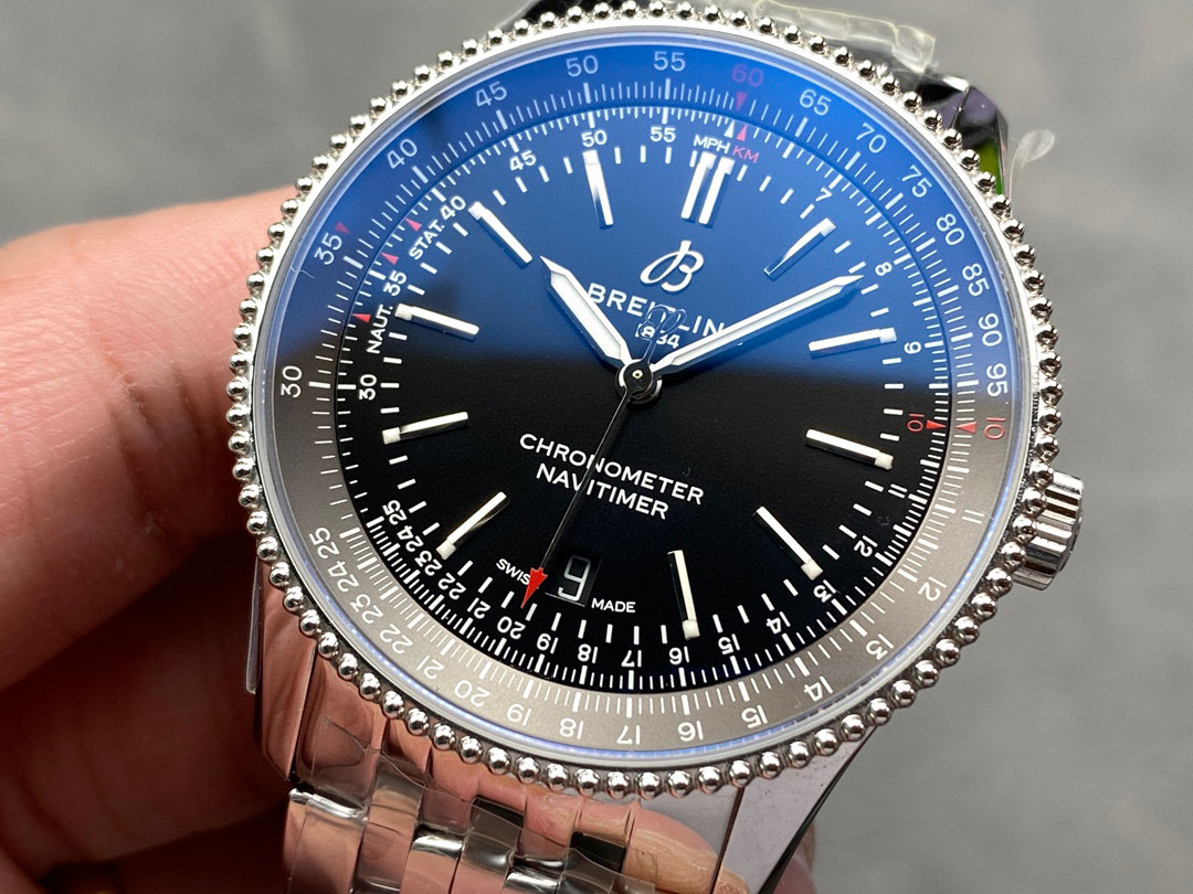 Breitling Focus on big factory goods