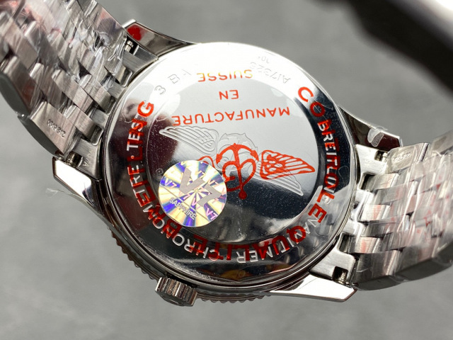 Breitling Focus on big factory goods