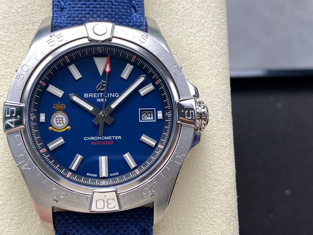 Breitling Focus on big factory goods