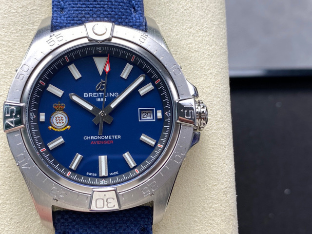 Breitling Focus on big factory goods