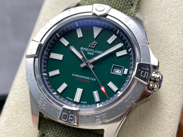 Breitling Focus on big factory goods