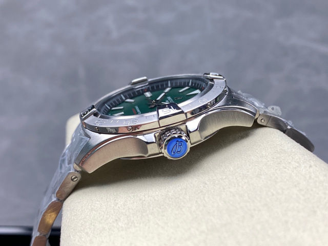 Breitling Focus on big factory goods