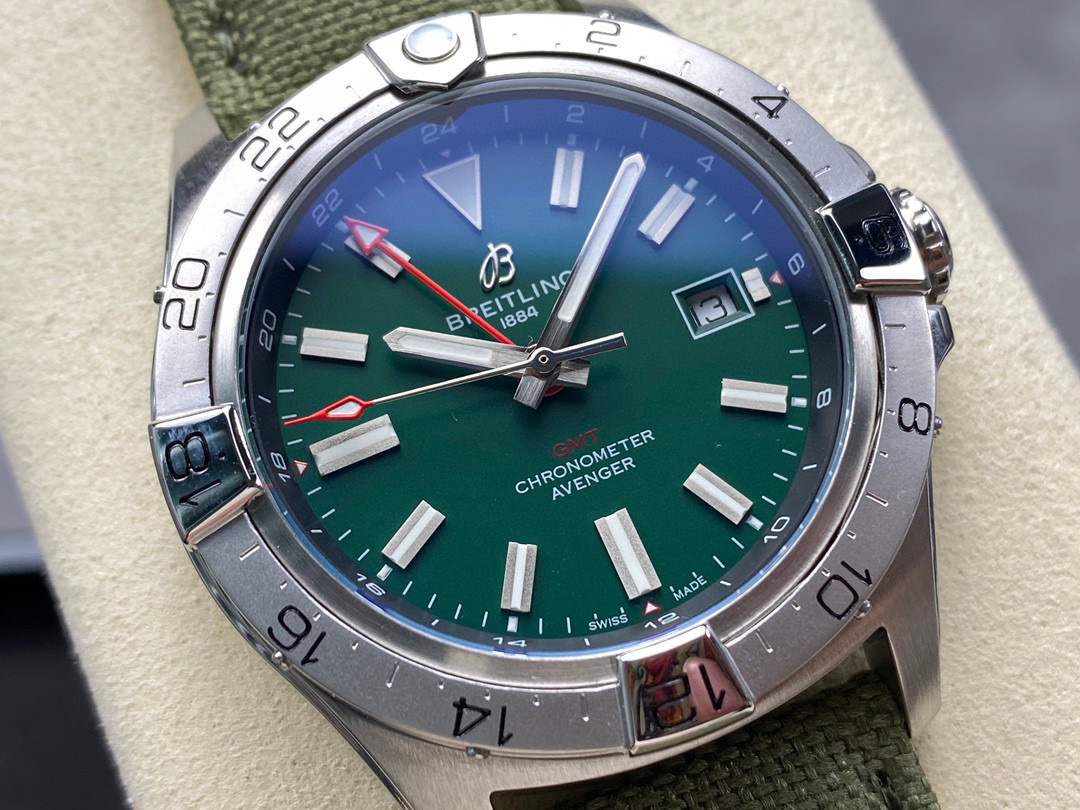 Breitling Focus on big factory goods