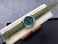Breitling Focus on big factory goods