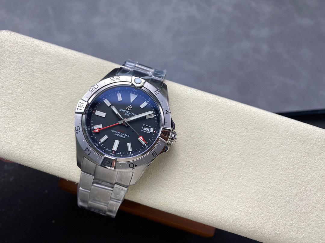 Breitling Focus on big factory goods