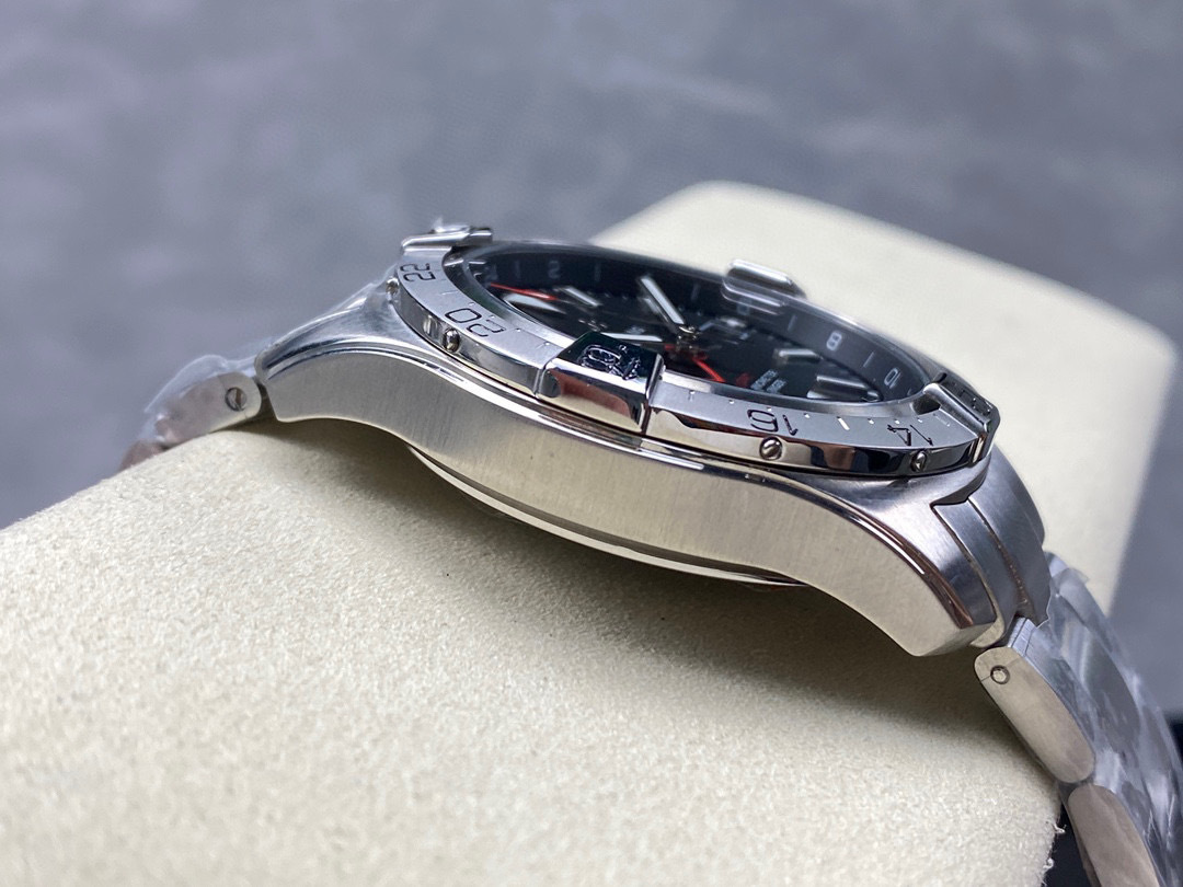 Breitling Focus on big factory goods