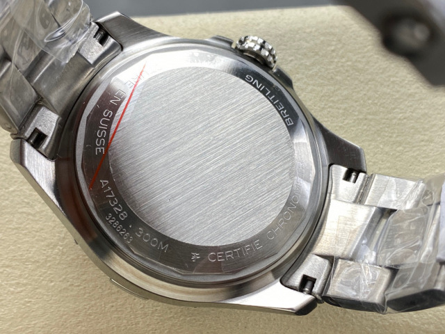 Breitling Focus on big factory goods