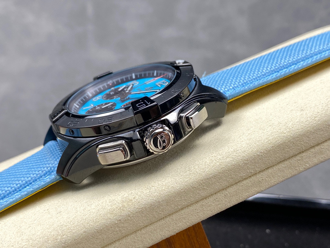 Breitling Focus on big factory goods