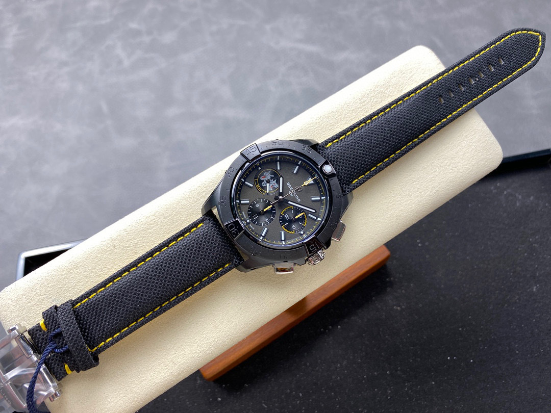 Breitling Focus on big factory goods