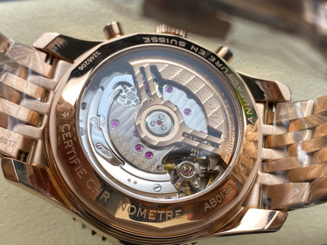 Breitling Focus on big factory goods