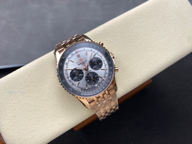 Breitling Focus on big factory goods
