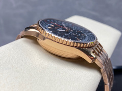 Breitling Focus on big factory goods