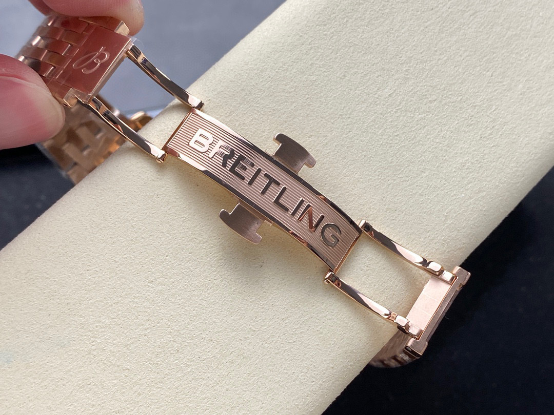 Breitling Focus on big factory goods