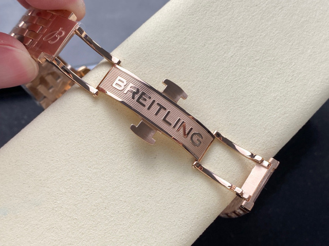Breitling Focus on big factory goods