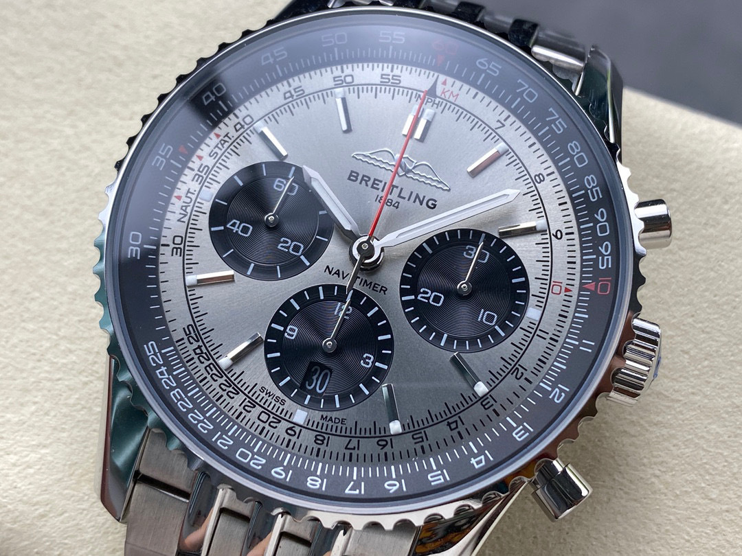 Breitling Focus on big factory goods