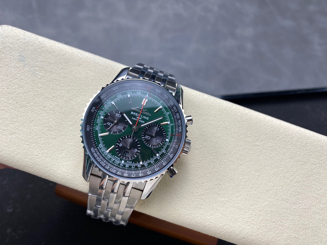 Breitling Focus on big factory goods