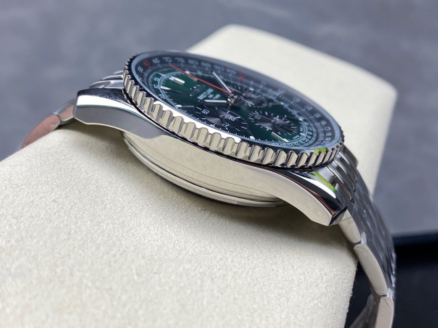 Breitling Focus on big factory goods