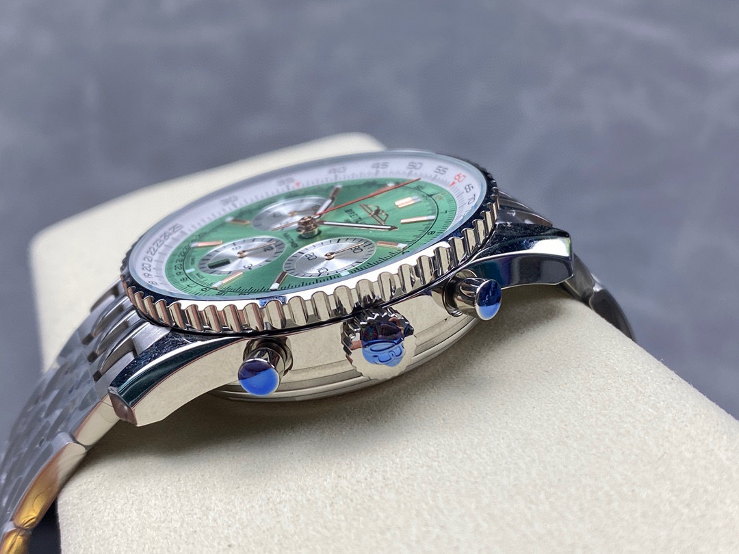 Breitling Focus on big factory goods