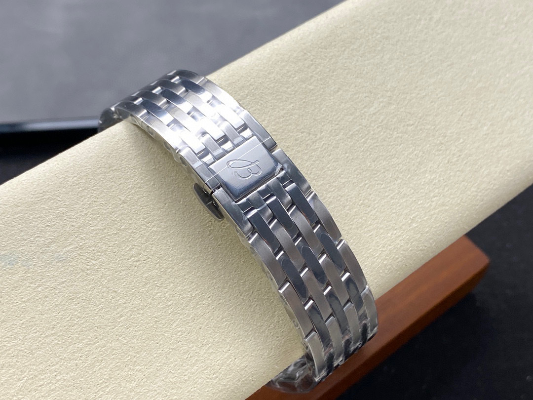 Breitling Focus on big factory goods