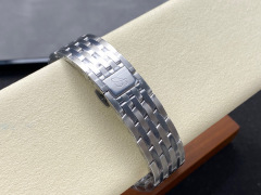 Breitling Focus on big factory goods