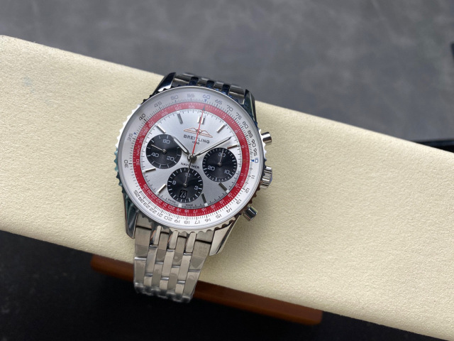 Breitling Focus on big factory goods