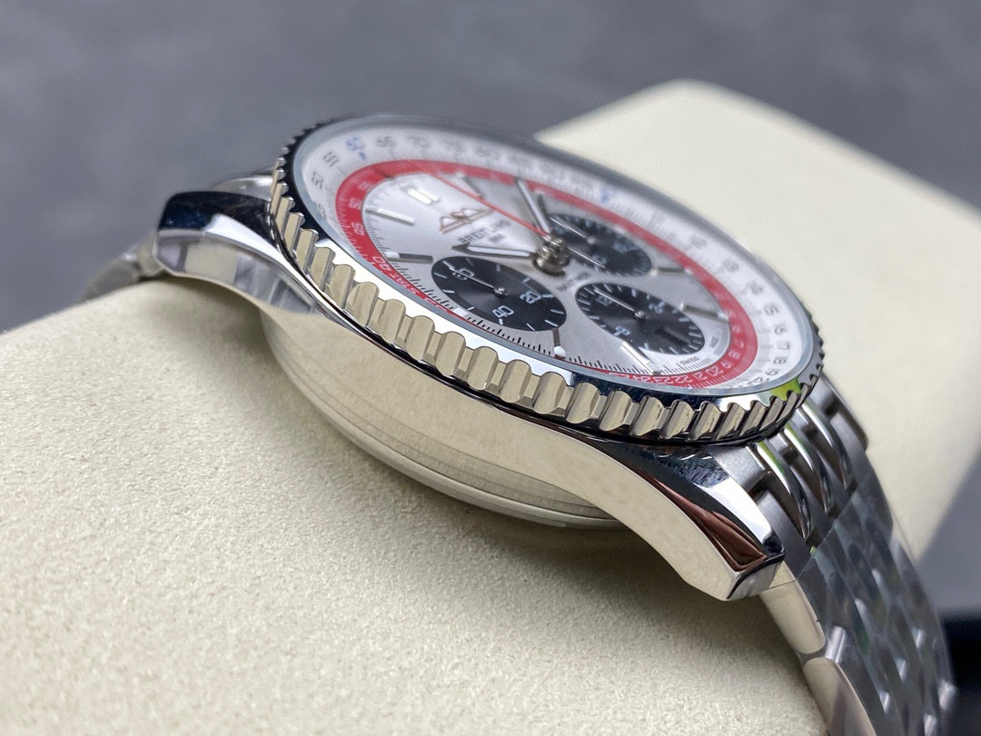 Breitling Focus on big factory goods