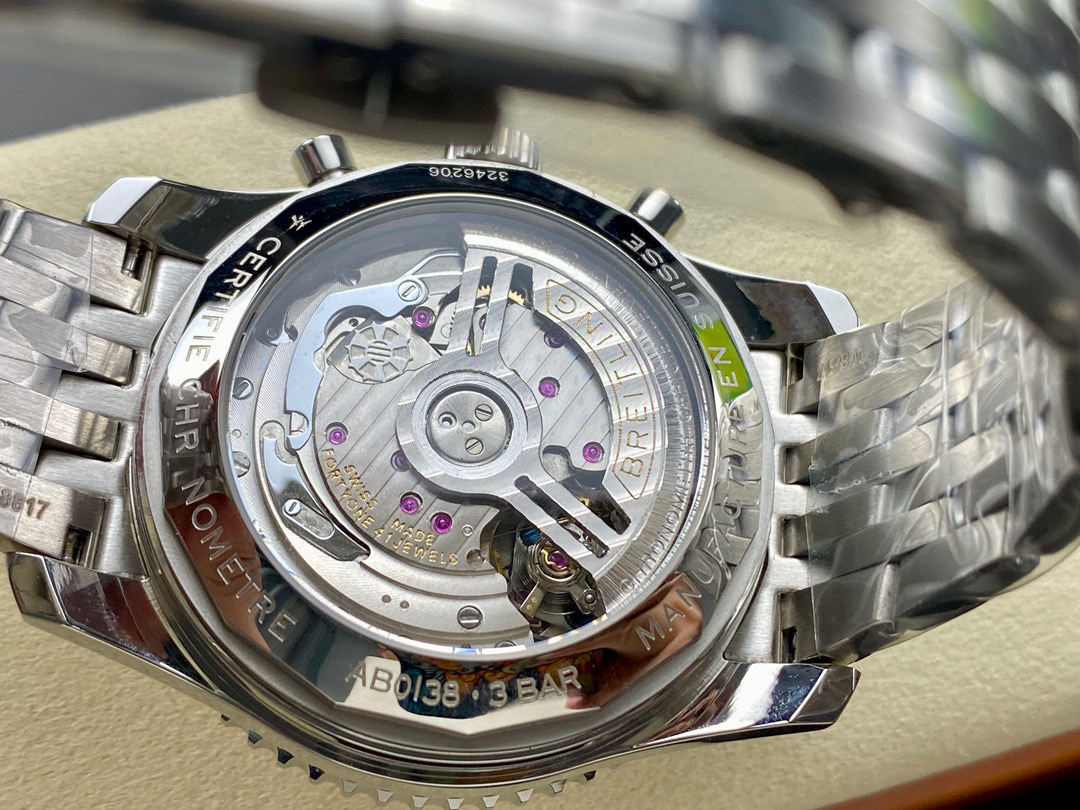 Breitling Focus on big factory goods