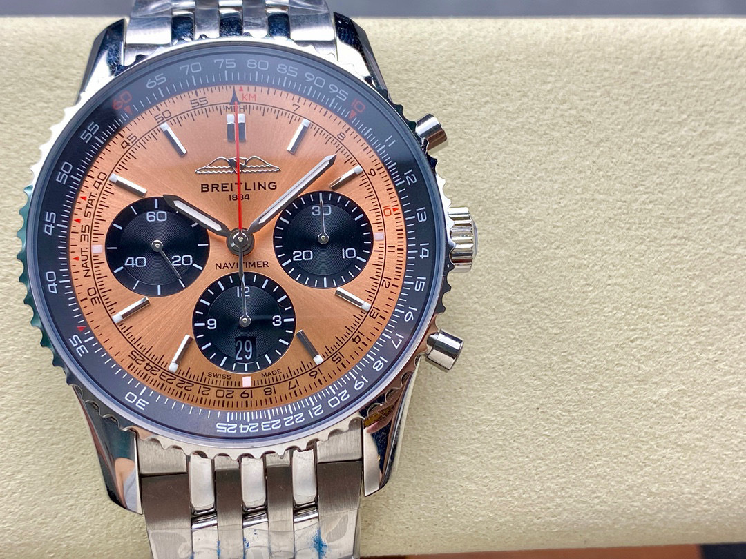 Breitling Focus on big factory goods
