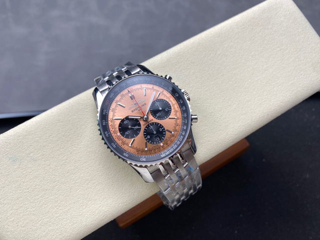 Breitling Focus on big factory goods