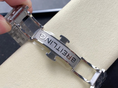 Breitling Focus on big factory goods