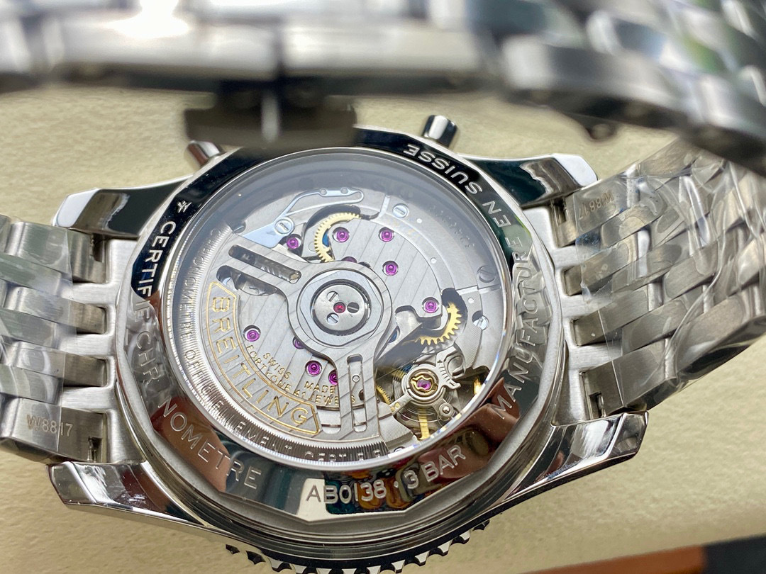 Breitling Focus on big factory goods