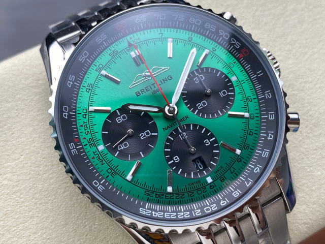 Breitling Focus on big factory goods