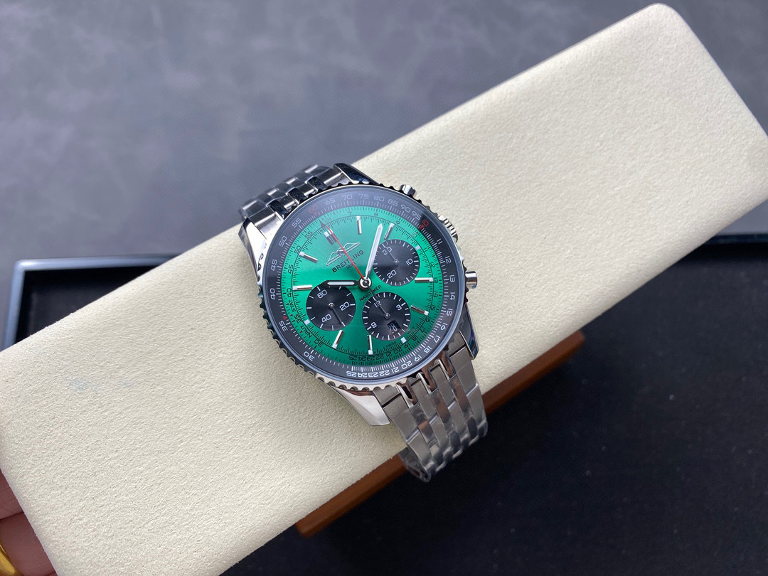 Breitling Focus on big factory goods