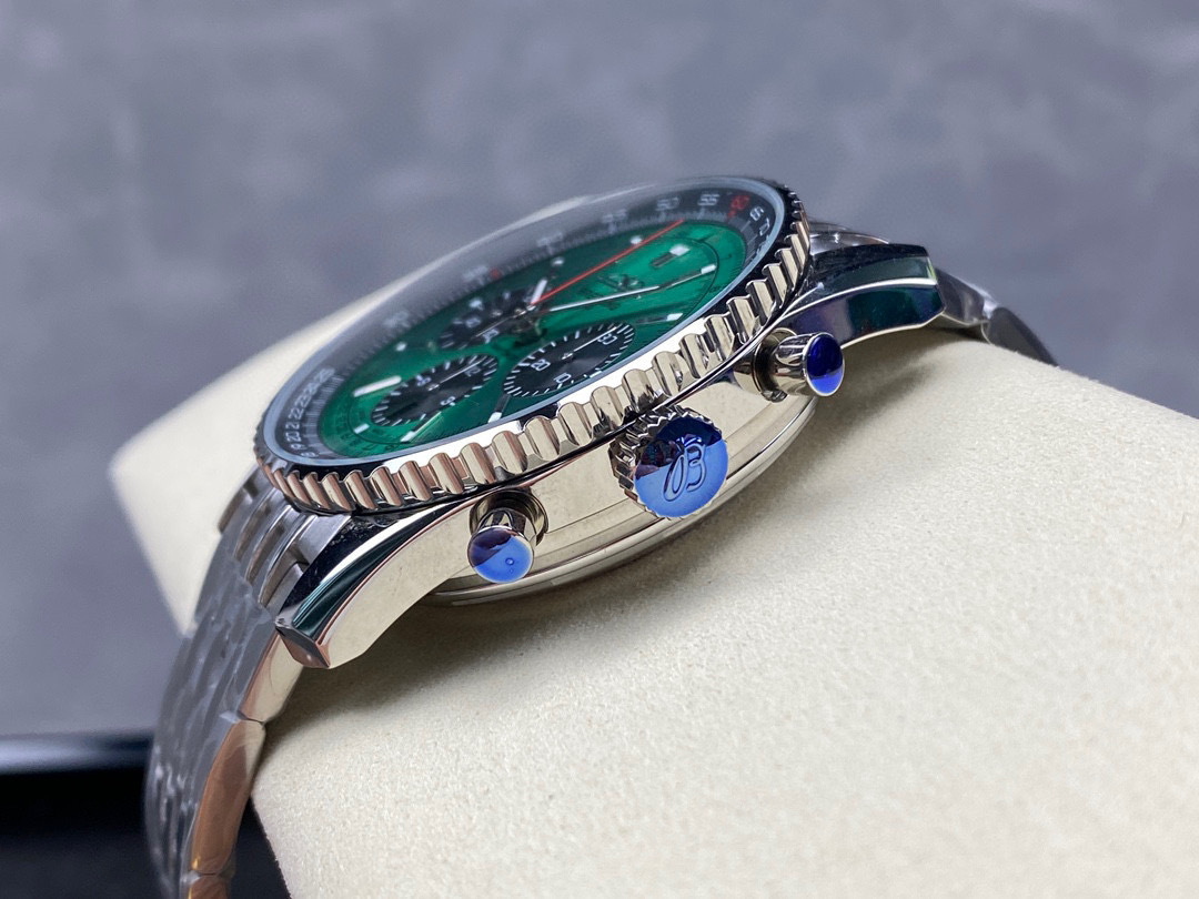 Breitling Focus on big factory goods