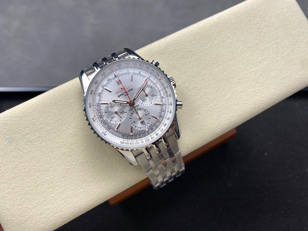 Breitling Focus on big factory goods