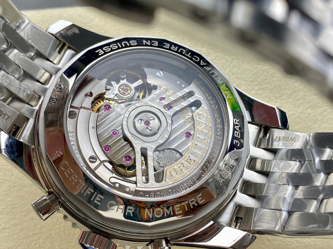 Breitling Focus on big factory goods