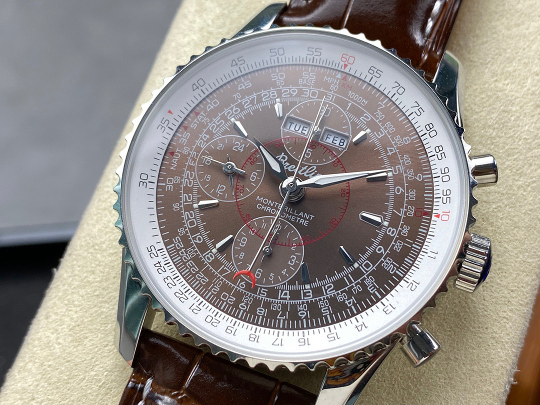 Breitling Focus on big factory goods