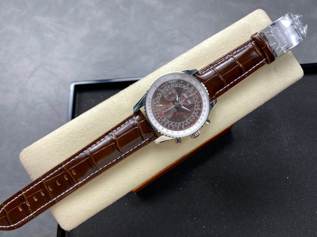 Breitling Focus on big factory goods