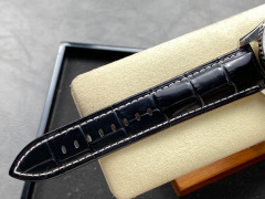 Breitling Focus on big factory goods