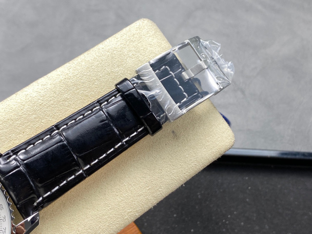 Breitling Focus on big factory goods