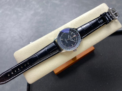 Breitling Focus on big factory goods