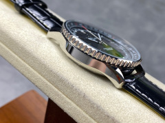 Breitling Focus on big factory goods