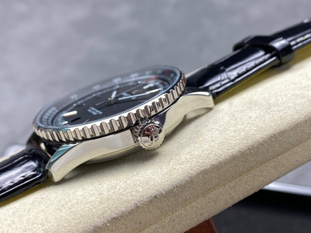 Breitling Focus on big factory goods
