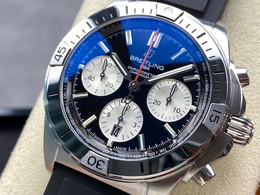 Breitling Focus on big factory goods